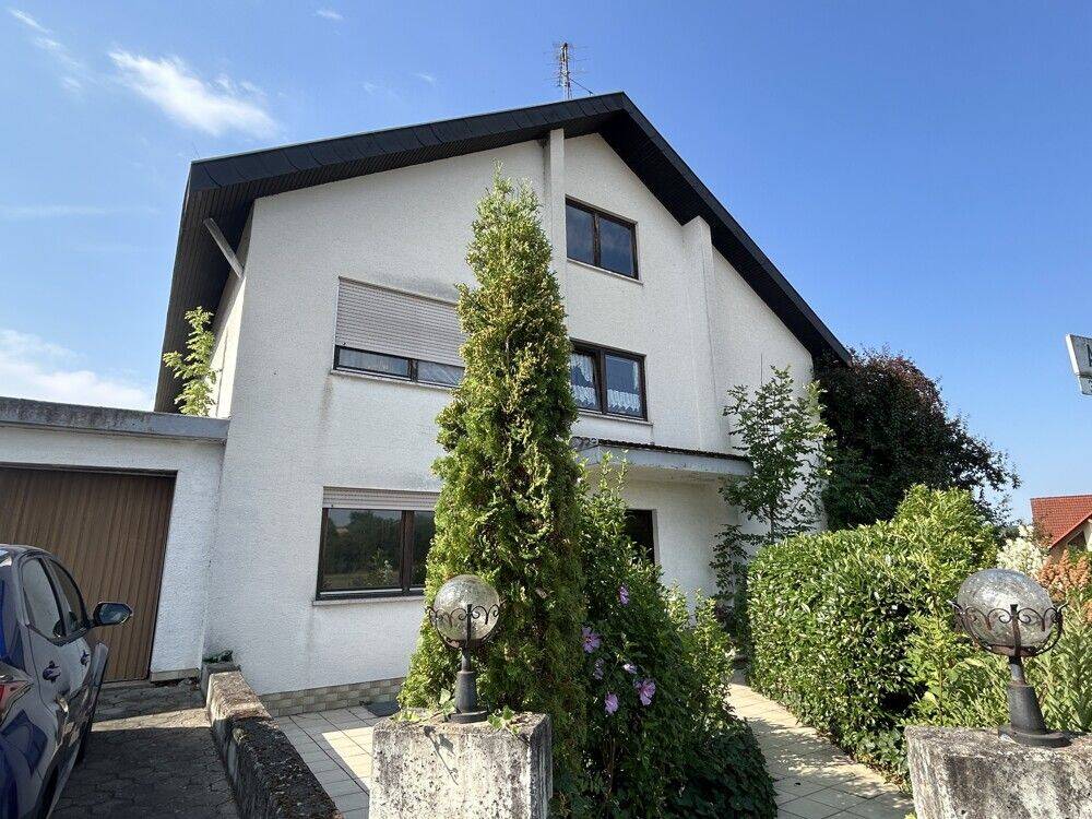 Gemütliche 3-Zimmer-Dachgeschosswohnung mit Garage!, 63934 Röllbach