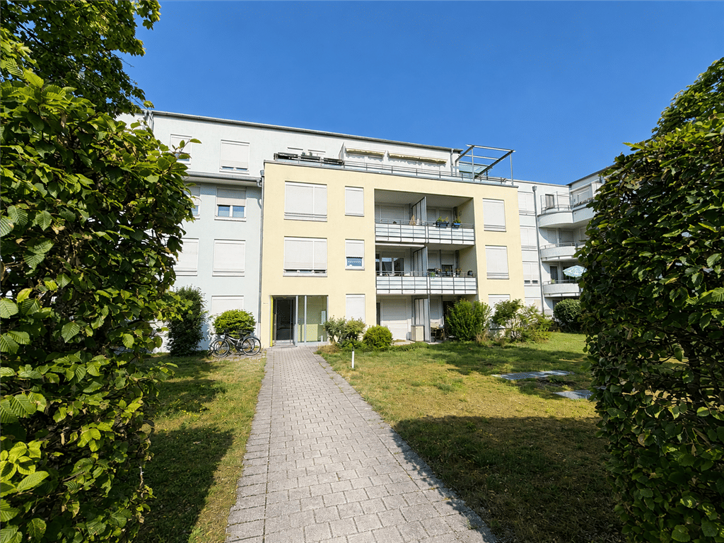 Großzügige Dachterrassenwohnung mit zwei Terrassen in München-Feldmoching, 80995 München (Allach-Untermenzing Feldmoching-Hasenbergl Moosach)