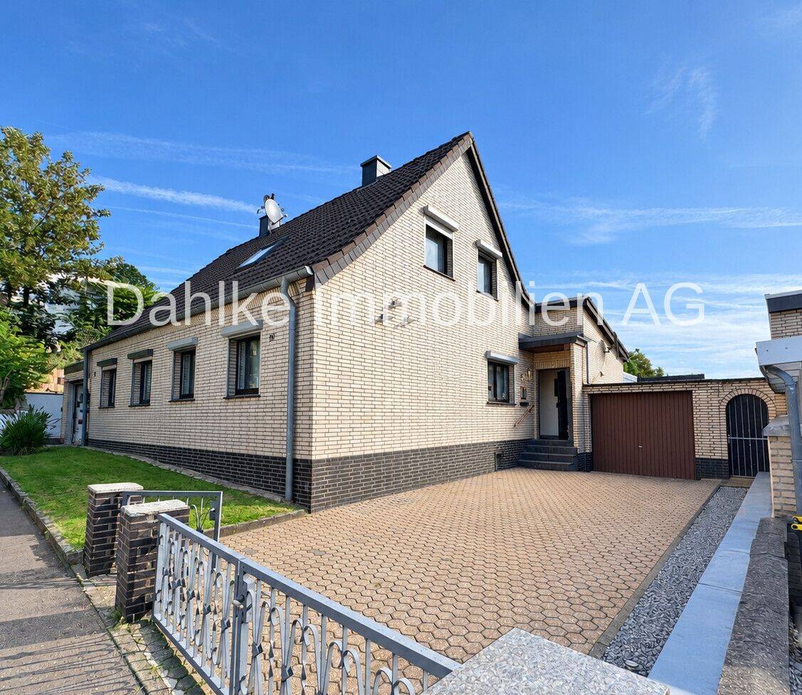 Gepflegte Doppelhaushälfte mit Garten und Garage in ruhiger Lage von Hückelhoven, 41836 Hückelhoven