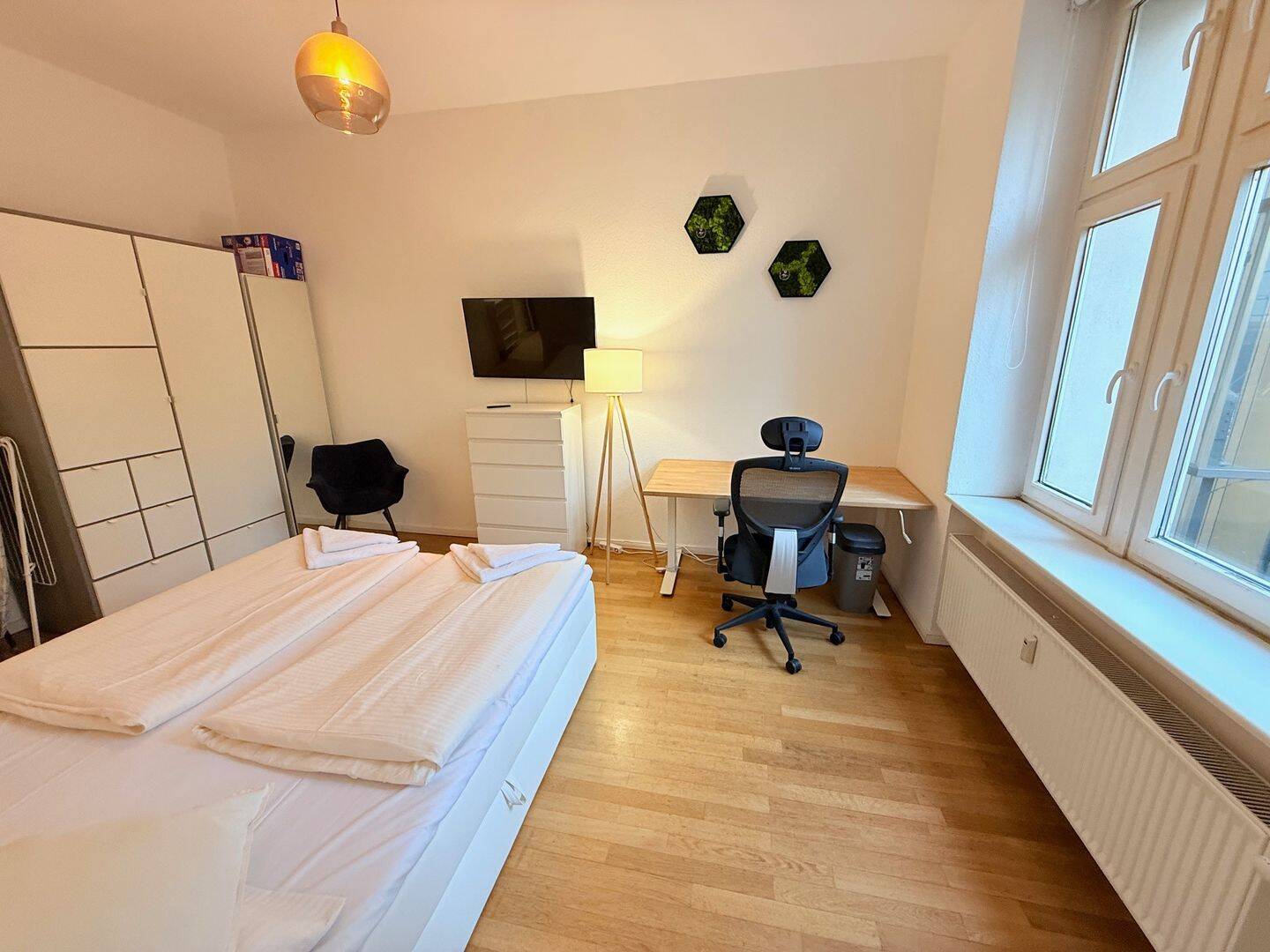 Ruhige TOP-Möblierte-Whg mit EBK + Duschbad!, 10587 Berlin (Charlottenburg-Wilmersdorf Charlottenburg)