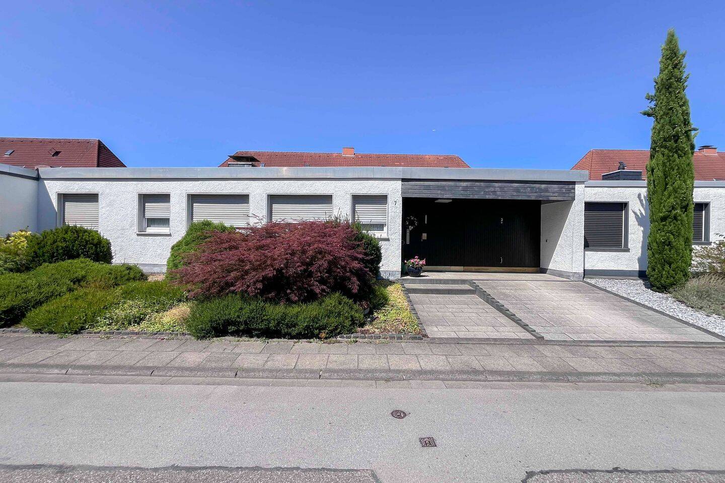 Gepflegter, barrierefreier Bungalow mit Garten und Garage