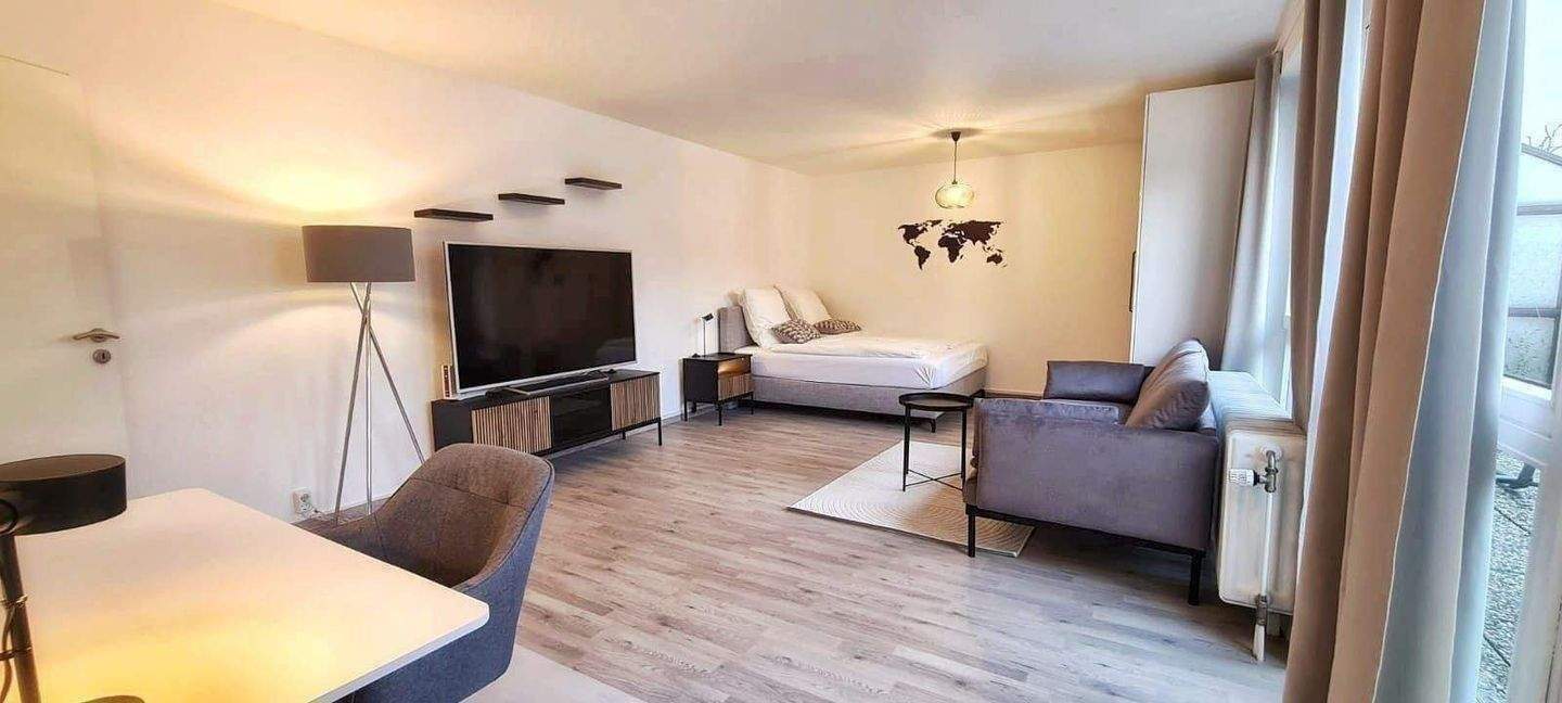 Top Nordend Lage! – Ab 01.11.2026 – Großes + nagelneu möbliertes 1-Zimmer Studio mit großem Balkon, 60322 Frankfurt am Main (Dornbusch Innenstadt Nordend-West Westend-Nord Westend-Süd)