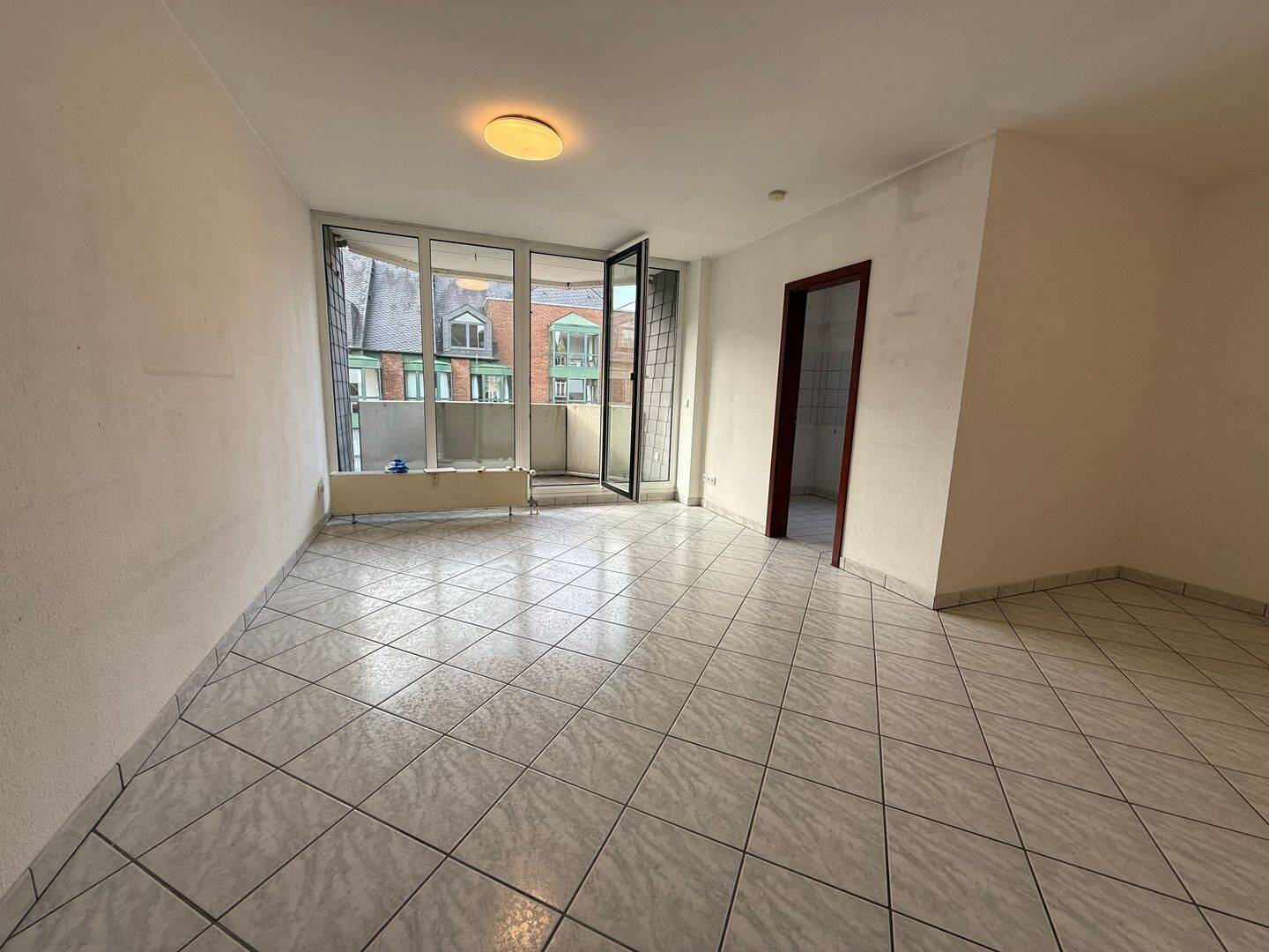 sanierte Allergiker-geeignete 3-Zimmer Wohnung mit Balkon in ruhiger Lage der Innenstadt, 50667 Köln (Altstadt-Nord Altstadt-Süd)