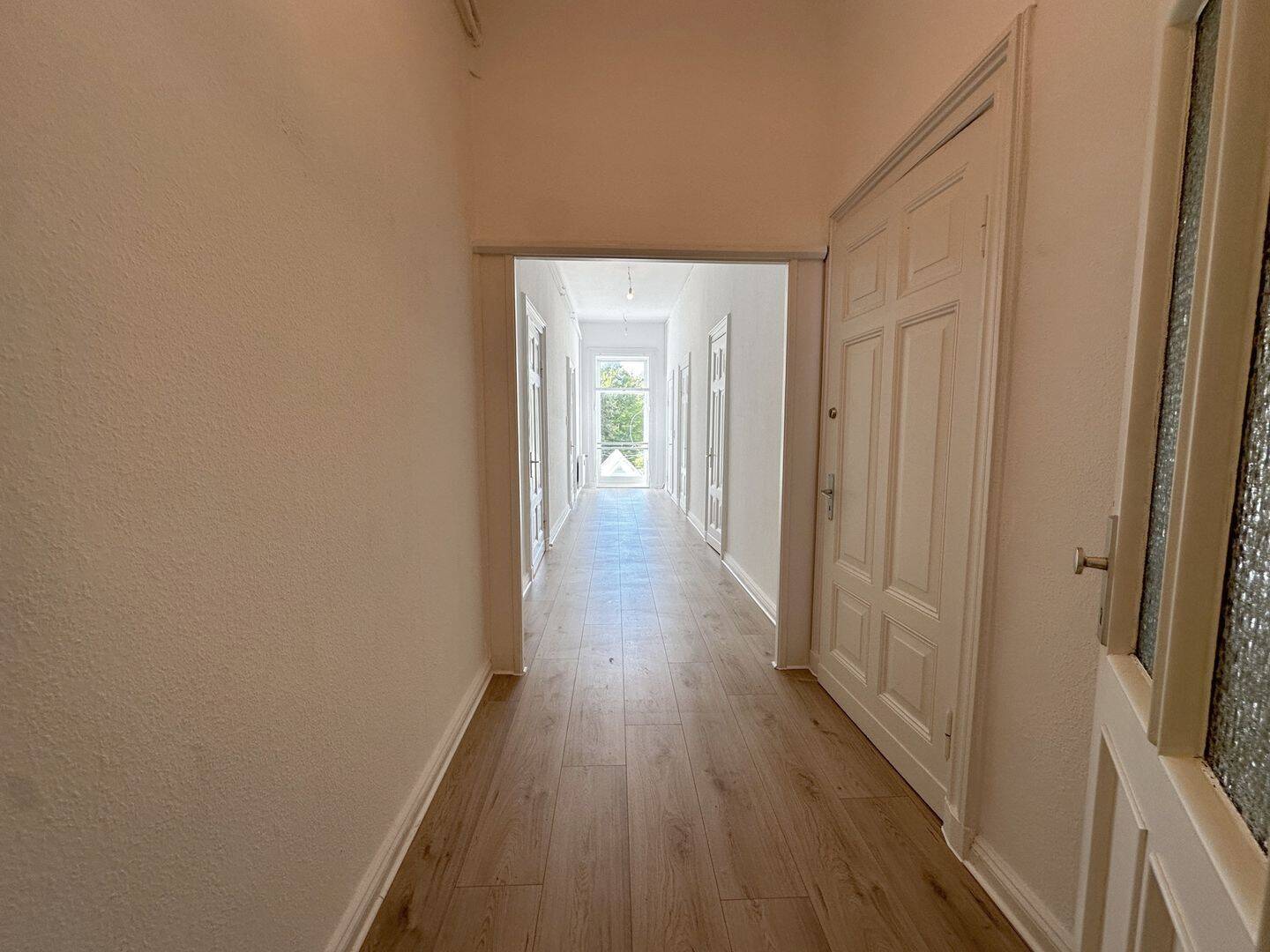 Neumünster : frisch Renovierte Albauwohnung direkt am Großflecken, 24534 Neumünster (Innenstadt)