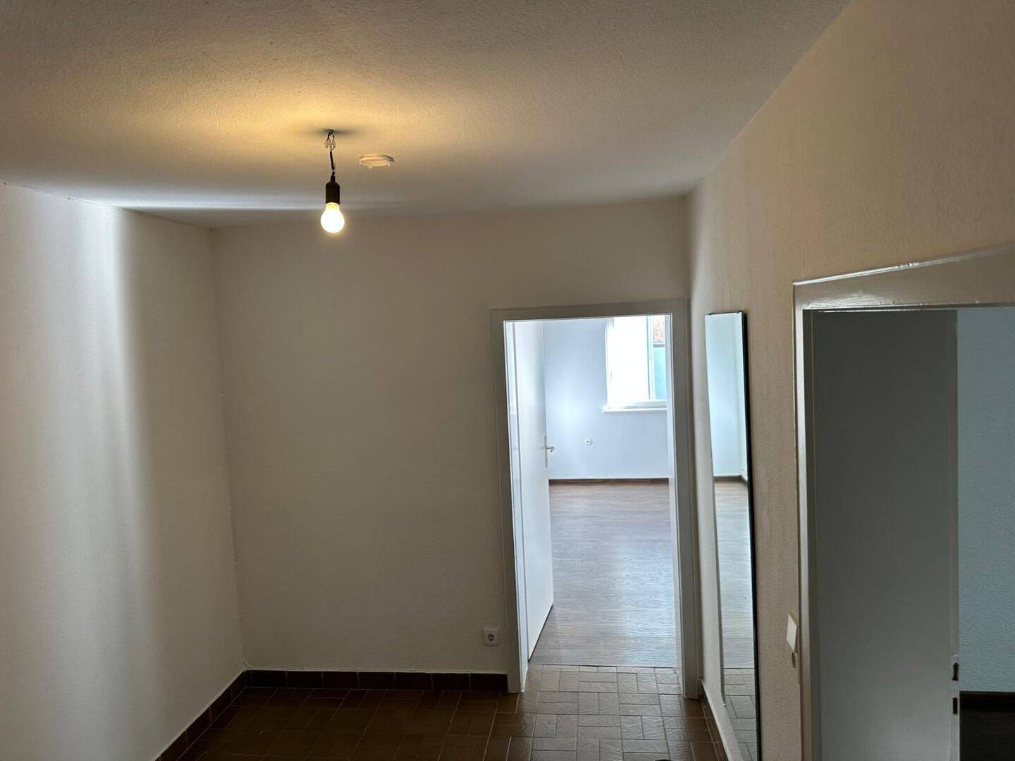 2 Zimmer Wohnung mit Balkon in Stuttgart Süd, 70180 Stuttgart (Mitte Süd)