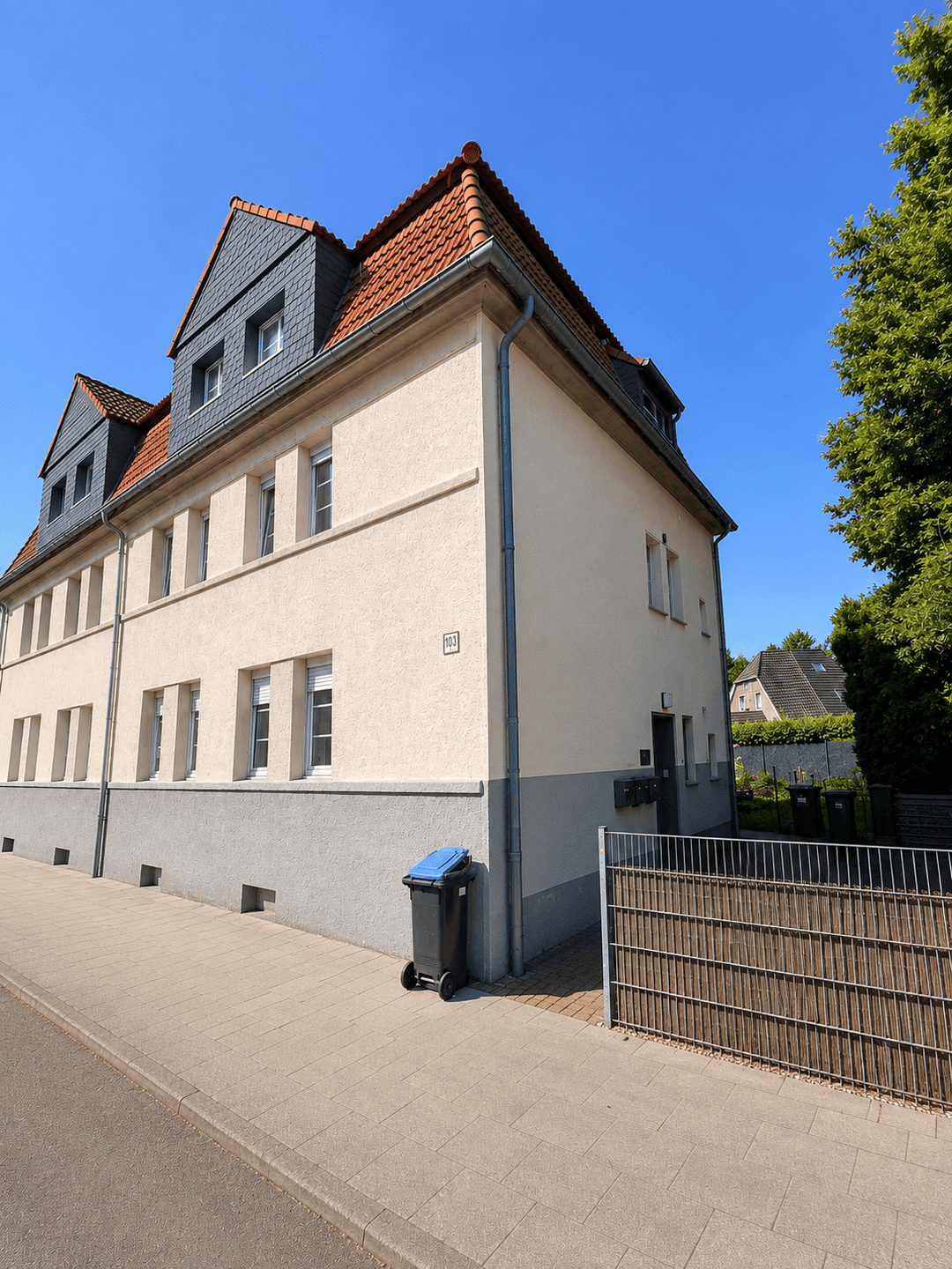 Mehrgenerationenhaus mit drei abgeschlossenen Wohneinheiten – vielseitig nutzbar