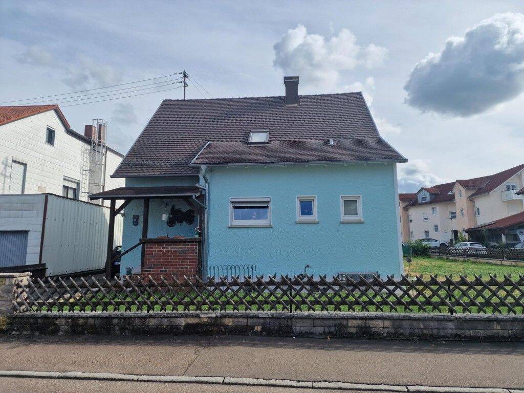 Freistehendes Einfamilienhaus mit Wintergarten, Garage und großzügigem Grundstück, 89542 Herbrechtingen