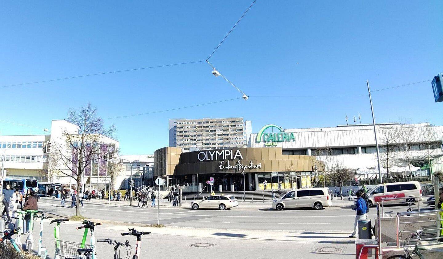RESERVIERT! Freies Apartment auf dem Olympia-Einkaufszentrum, provisionsfrei von privat, 80993 München (Moosach)