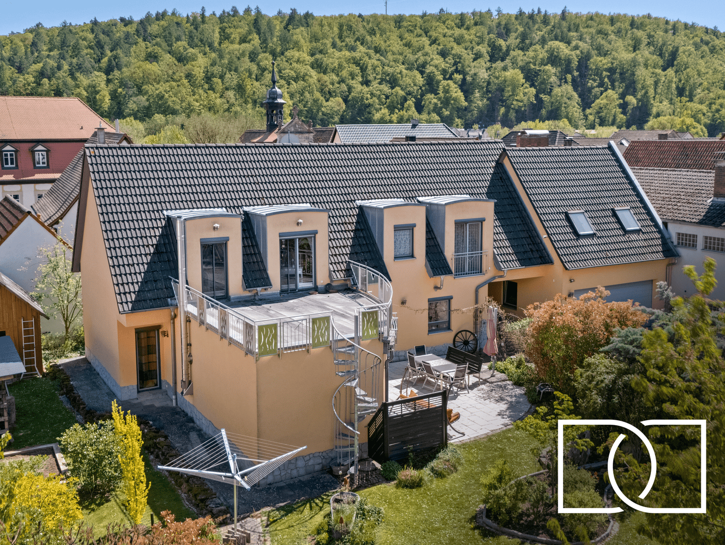 Exklusives Einfamilienhaus! Stilvolles Anwesen in ruhiger Lage mit großem Grundstück, 97500 Ebelsbach