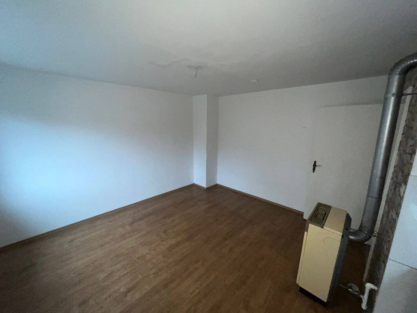 1.Zi.Wohnung Stuttgart Rot – befristet: Bitte Beschreibung lesen, 70437 Stuttgart (Freiberg Mönchfeld Rot Zazenhausen Zuffenhausen)