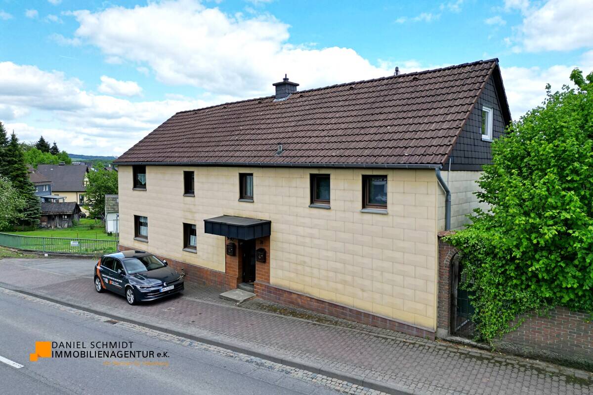 Großzügiges Wohnhaus in Hermesdorf mit Potenzial für individuelle Wohnkonzepte, 51545 Waldbröl