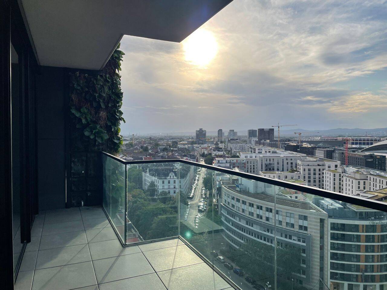 EDEN Tower 14.OG | Luxus 2-Zimmer mit Panorama-Aussicht, 60486 Frankfurt am Main (Bockenheim Gallus Rödelheim Westend-Süd)