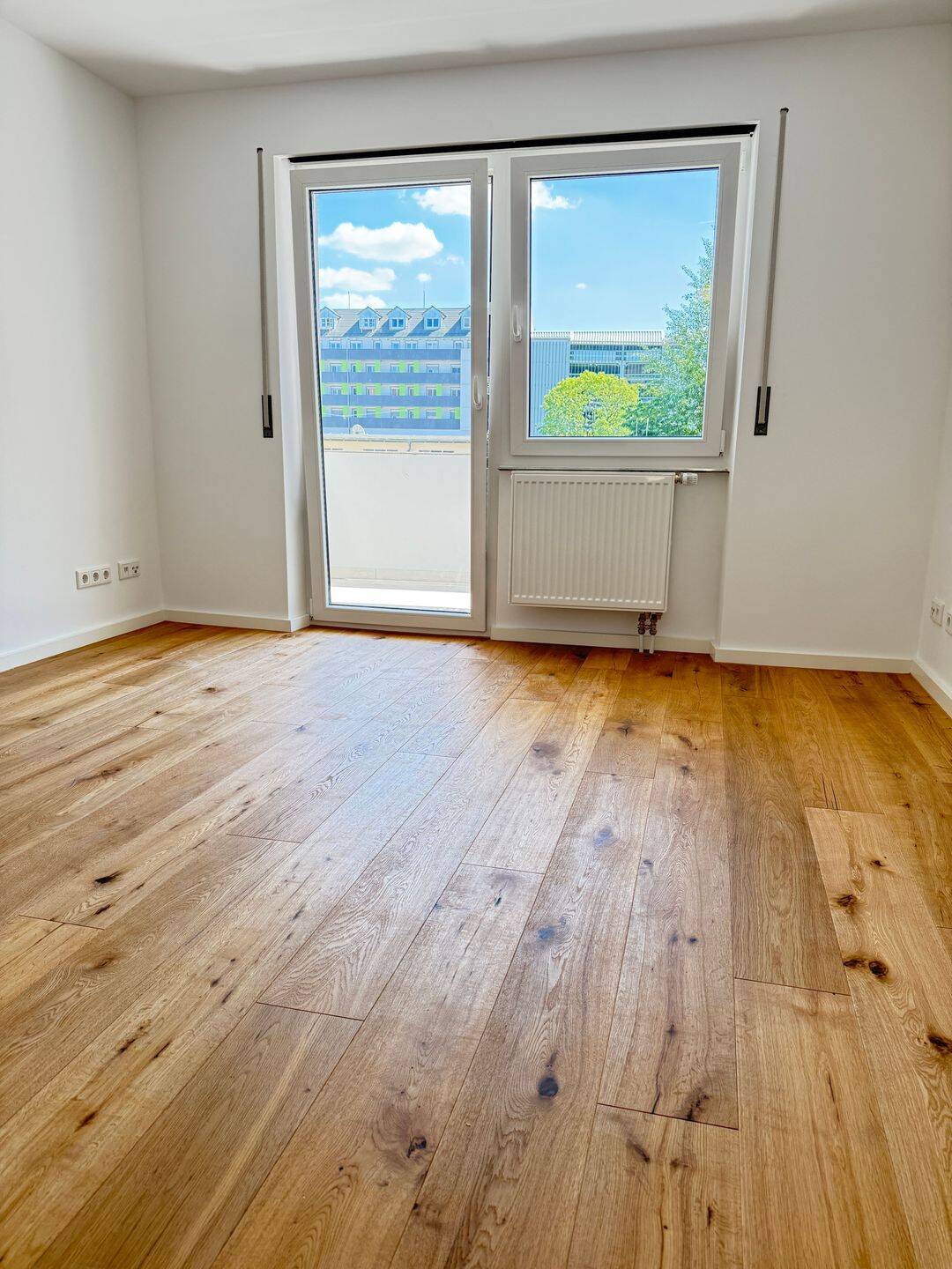 Top sanierte 1-ZI-ETW mit Balkon / Carport im Hof / Prov.-Frei, 90763 Fürth (Südstadt Weikershof)