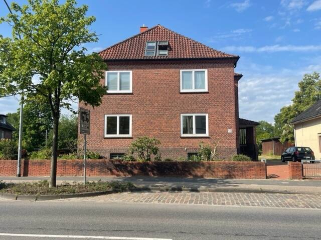 Stade-Innenstadtnah: 4-Zimmer-Wohnung mit Balkon, 21682 Stade