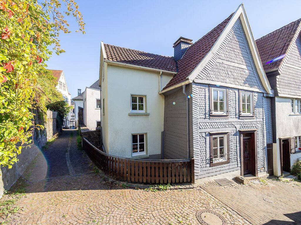 Wohnen in der Arnsberger Altstadt – charmantes, umfassend renoviertes Einfamilienhaus mit Garten, 59821 Arnsberg