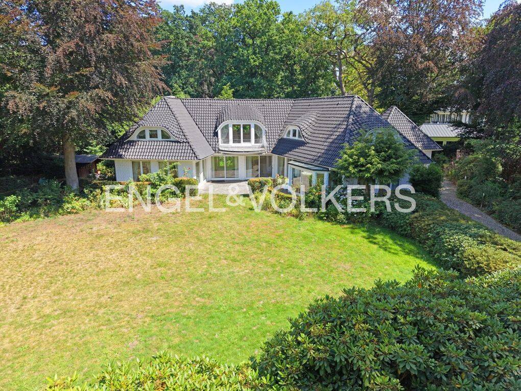 Stilvolle Villa auf großzügigem Grundstück in bester Lage, 28355 Bremen (Oberneuland)