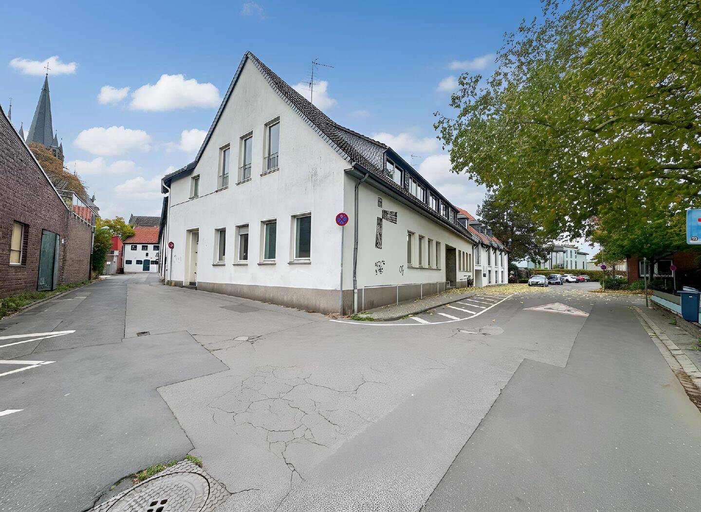 KR-HÜLS: INTERESSANTE PROJEKTIMMOBILIE FÜR WOHNEN/ BÜRO/ SOZIALE ZWECKE ZU KAUFEN, 47839 Krefeld (Hüls Hülser Berg Inrath/Kliedbruch)