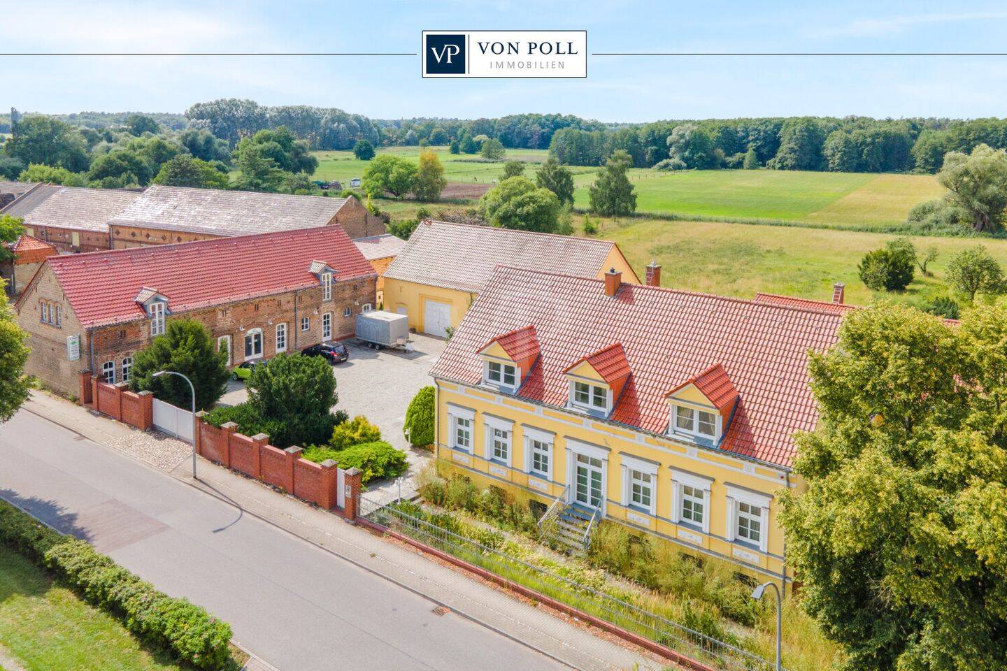 Anwesen mit Geschichte und Perspektive – Hofensemble mit Pool und weitläufigem Grundstück, 12529 Schönefeld