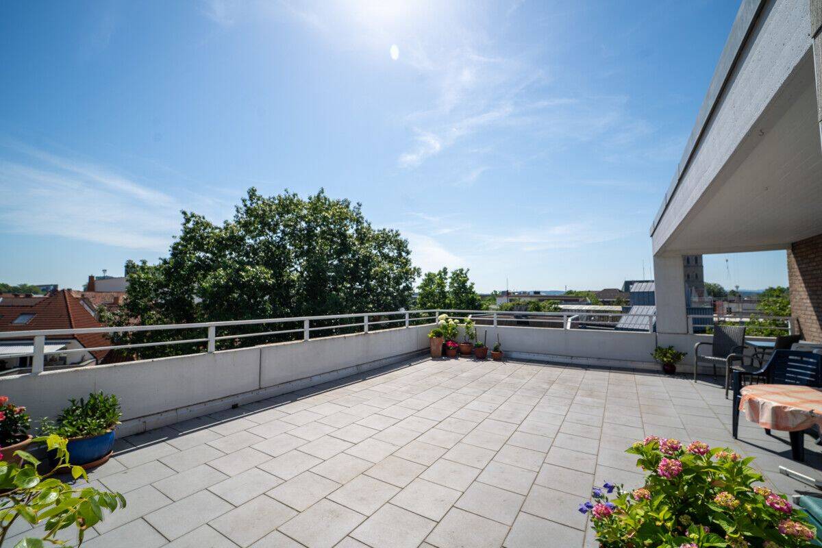 Zentral und bezugsfrei: 3-Zimmer-Wohnung mit Balkon, Aufzug und gemeinschaftlichen Dachterrassen, 49074 Osnabrück (Gartlage Innenstadt)