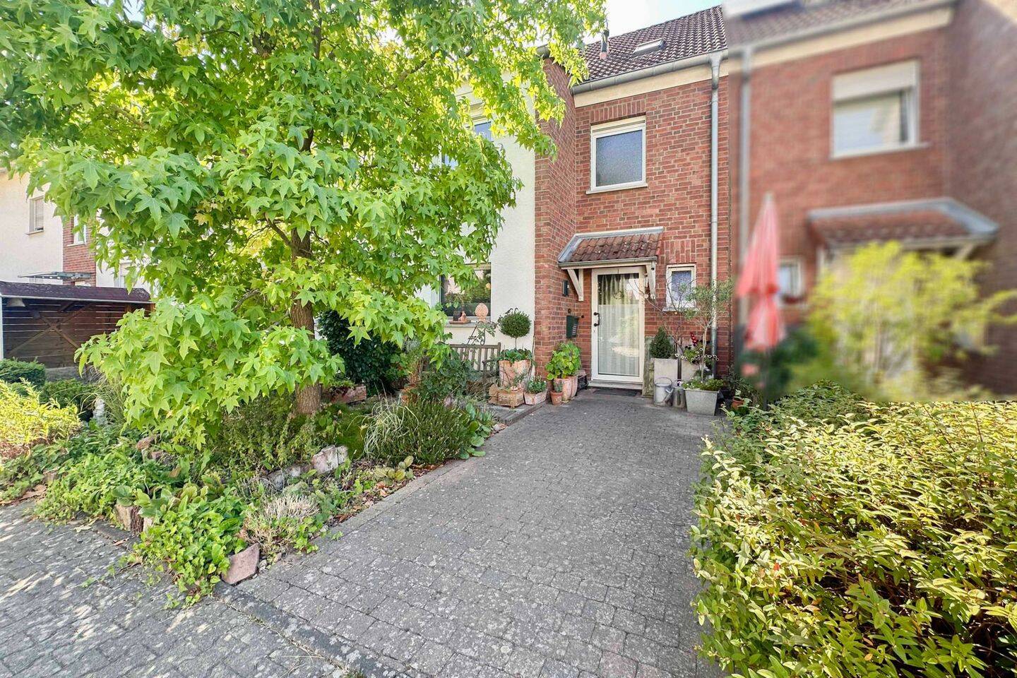 Gepflegtes Reihenmittelhaus mit Garten und Garage in Sackgassenlage von Erftstadt-Liblar, 50374 Erftstadt