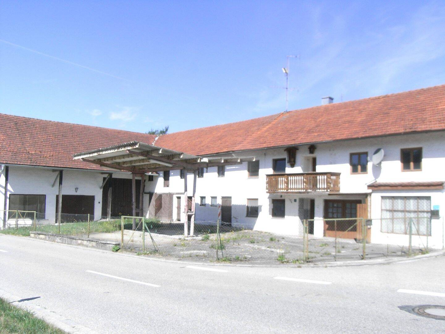 Historisches kleines Anwesen – ehemaliges Wohnhaus mit Schmiede, Tankstelle und Nebengebäuden, 94419 Reisbach
