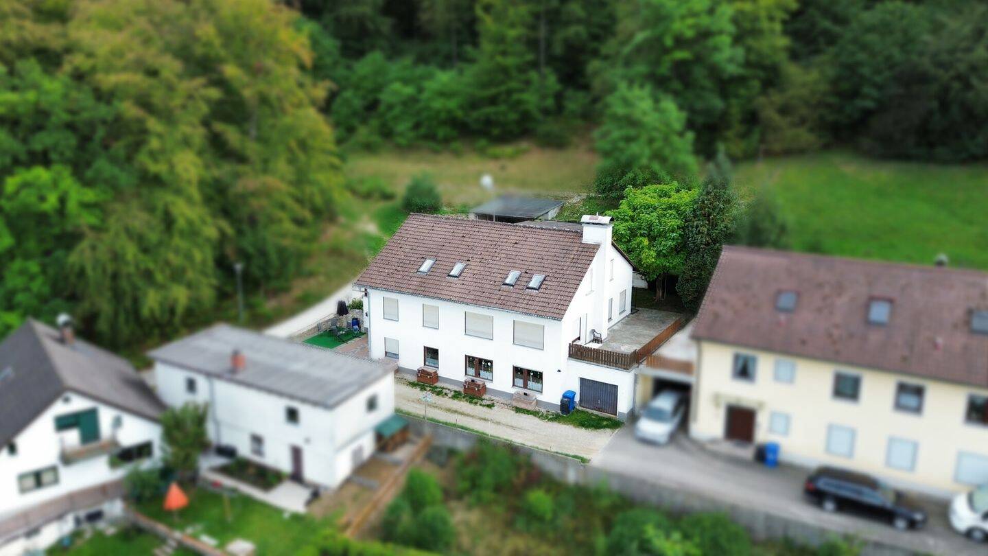 Weitblick inklusive: Großzügiges Einfamilienhaus mit Einliegerwohnung in Kelheim, 93309 Kelheim
