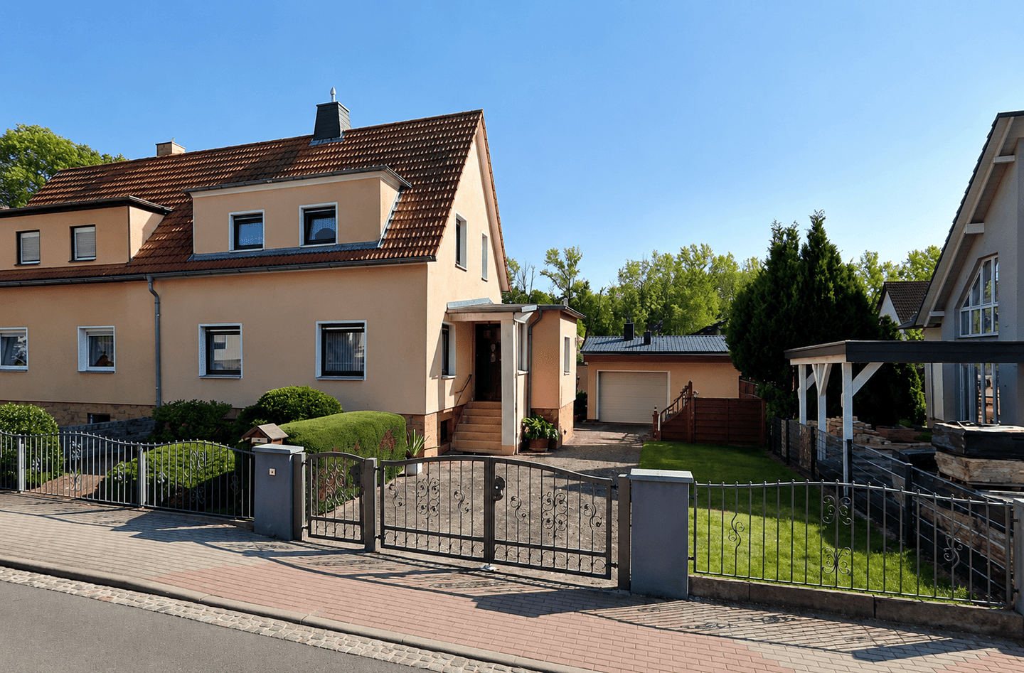 DOPPELHAUSHÄLFTE IN BRANDIS BEI LEIPZIG | HAUS MIT GARTEN UND VIEL GESTALTUNGSPOTENZIAL, 4821 Brandis