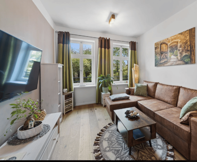 ALL-IN-Wohnung zum vorrübergehenden Gebrauch: historischer Dreiseitenhof | FuBo-Heizung | Parkett | E-Boxspringbett, 4356 Leipzig (Seehausen Wiederitzsch)