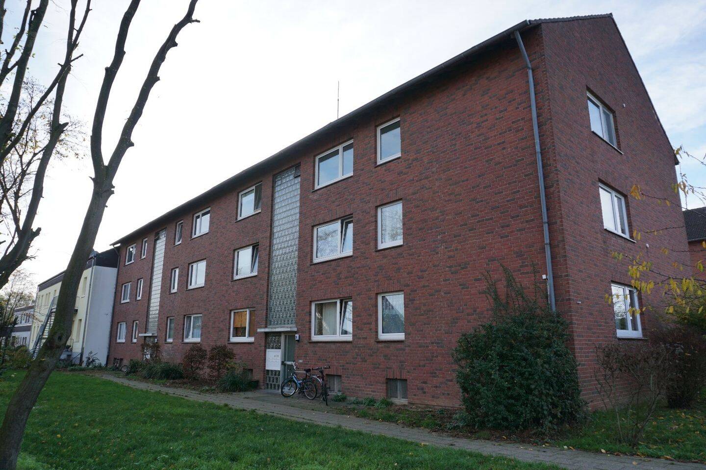 komplett renovierte 2 Zimmer Wohnung mit Balkon, 46459 Rees