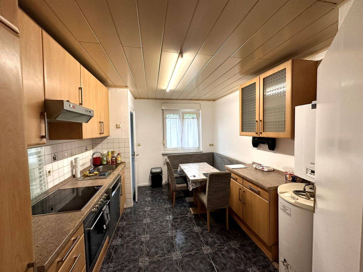 Renovierte 3-Zimmer-Wohnung in ruhiger Lage mit Gartenmitbenutzung, 78224 Singen (Hohentwiel)