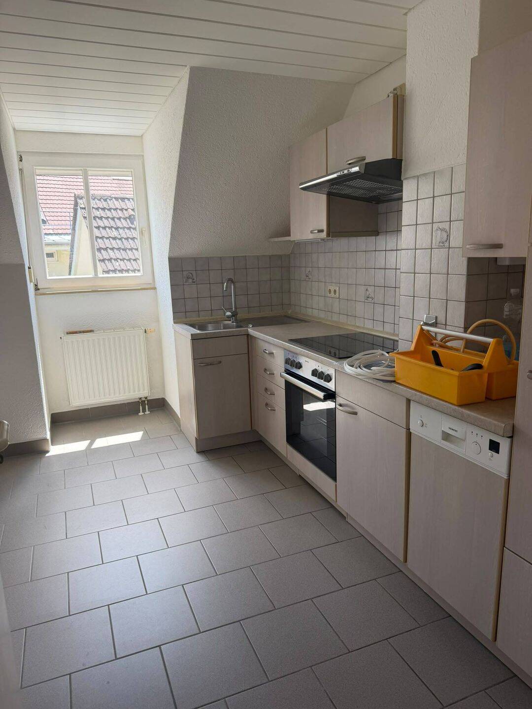 Lichtdurchflutete 4-Zimmer-Wohnung mit großem Südbalkon, 89415 Lauingen (Donau)