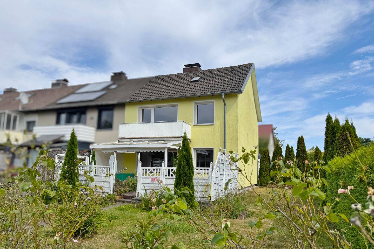 ==Ein Zuhause für die kleine Familie – Reihenendhaus mit Garten in Jerxen-Orbke==, 32756 Detmold