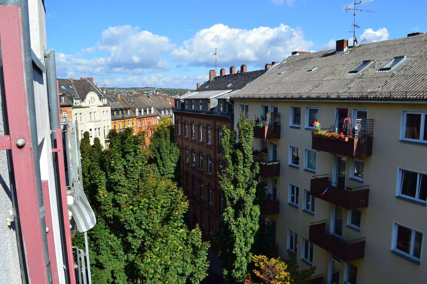 Hübsche Wohnung mit Balkon und TG Parkplatz., 65185 Wiesbaden (Wiesbaden)