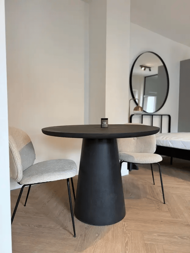 Kernsanierte vollmöblierte Wohnung Energieklasse A inkl. EBK, Keller, Terrasse und eigenem Garten, 70195 Stuttgart (Botnang)