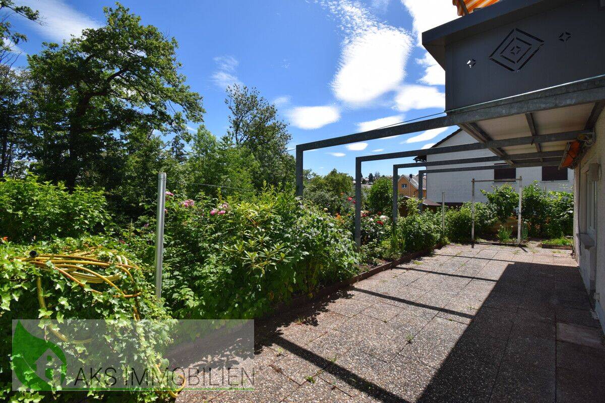 Attraktive 3-Zimmer-Erdgeschosswohnung mit sonniger Terrasse, Garten und Garage in Büchenbronn, 75180 Pforzheim (Büchenbronn Dillweißenstein Sonnenberg Sonnenhof)