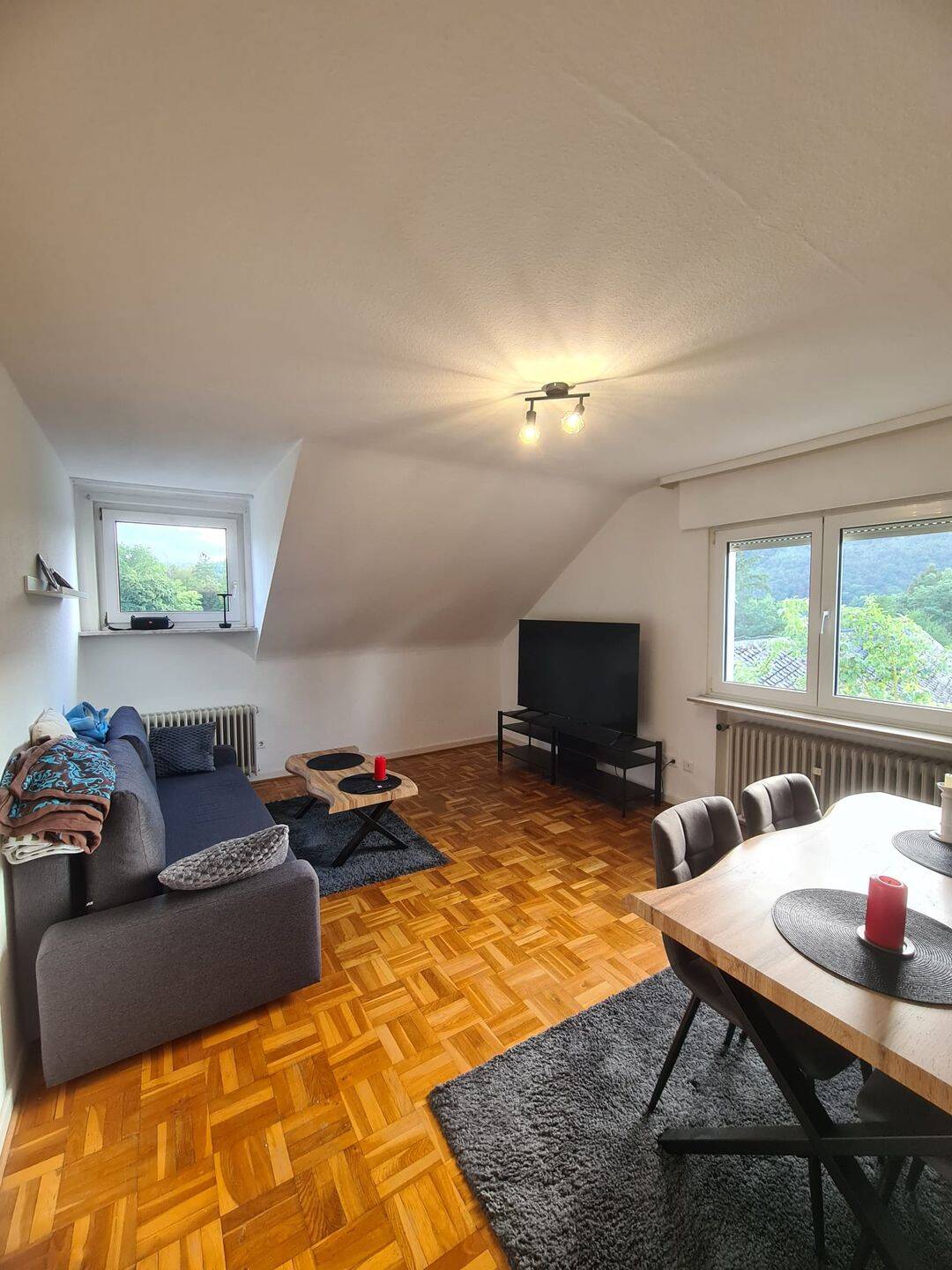 Gemütliche 2 Zimmer Dachgeschosswohnung mit Waldblick, 59821 Arnsberg