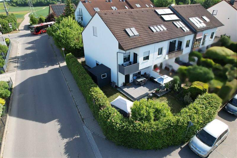 Modernes Reiheneckhaus in Pentling mit 140 m², 93080 Pentling