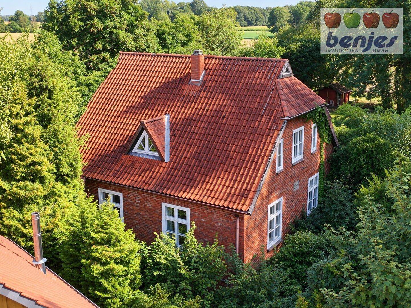 Altes Lehrerhaus mit parkähnlichem Garten, 27254 Staffhorst