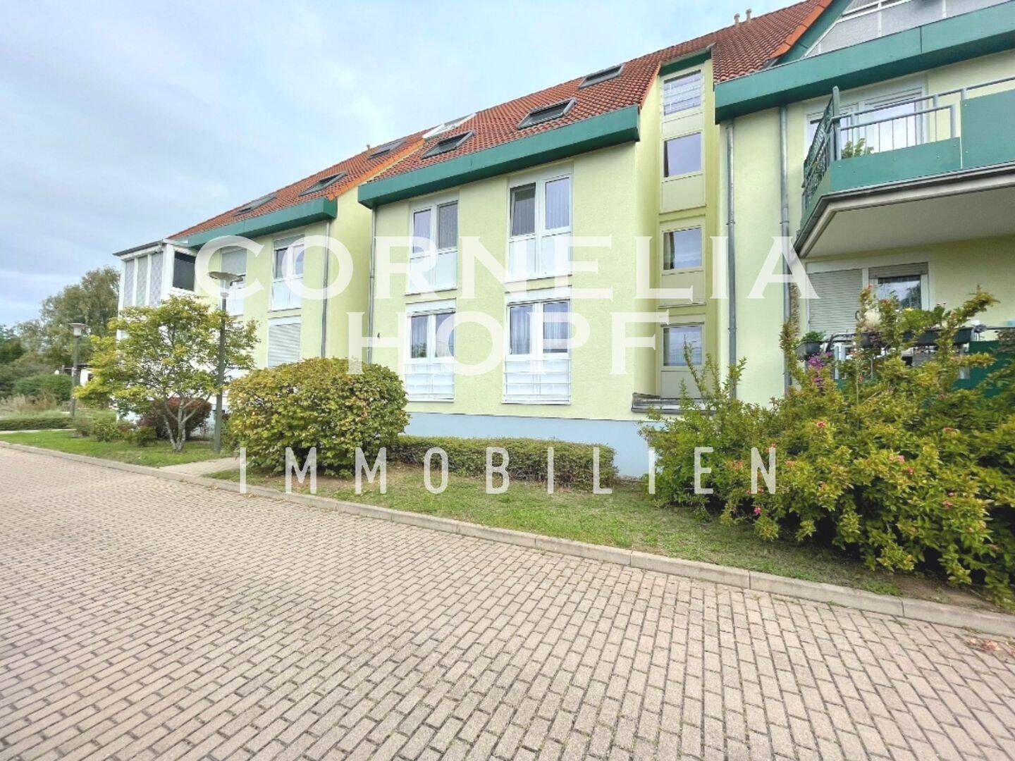 Gemütliche Dachgeschosswohnung mit Balkon, 99087 Erfurt (Hohenwinden Roter Berg)