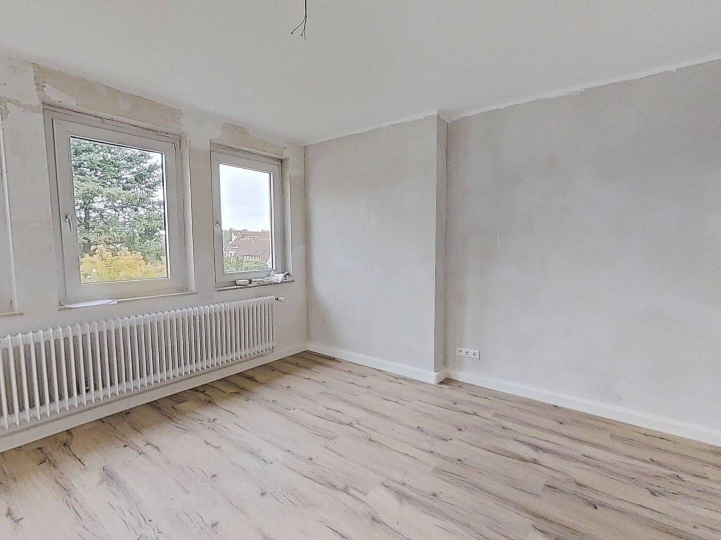 Gemütliche 2-Zimmer-Dachgeschosswohnung mit BALKON und Wannenbad in Bielefeld-Ummeln, 33649 Bielefeld (Brackwede Holtkamp Quelle Ummeln)