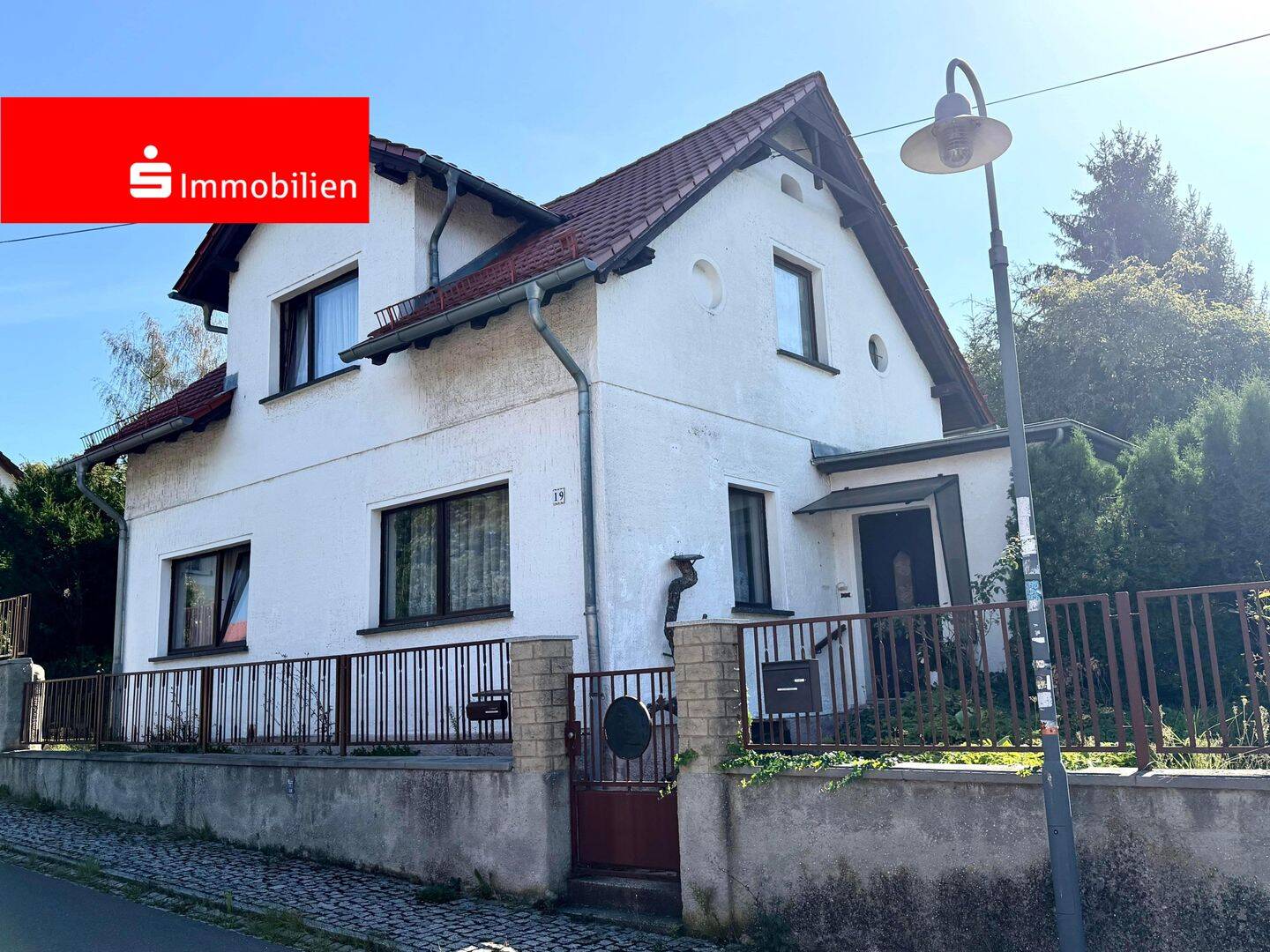 Einfamilienhaus mit Garten und Nebengelass, 7580 Ronneburg