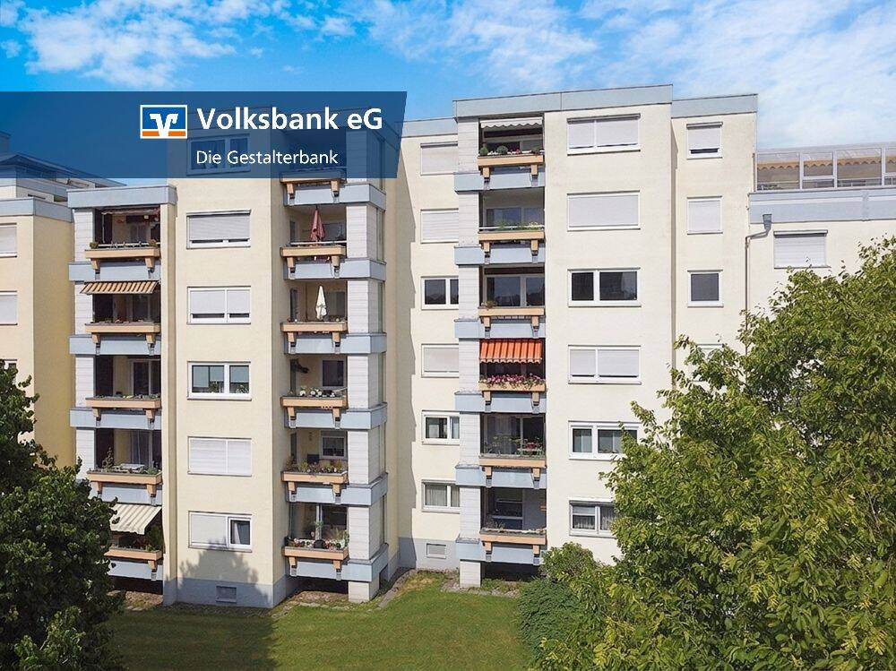 *** Schwenningen: Großzügige 4,5-Zimmer-Wohnung mit Balkon und Garage! ***, 78054 Villingen-Schwenningen