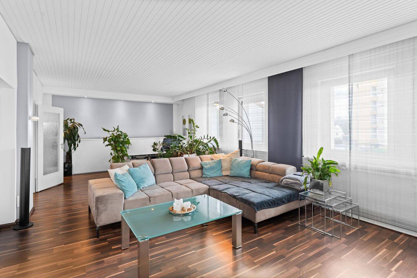 Moderne 2,5-Zimmer Wohnung in Großreuth bei Schweinau mit Einbauküche & Garage, 90439 Nürnberg (Großreuth bei Schweinau Schweinau Sankt Leonhard Sündersbühl)