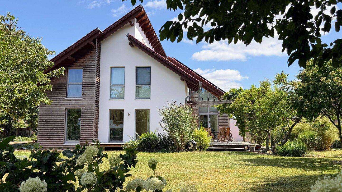 Lichtdurchflutetes Architektenhaus | 224 m² | 7 Zimmer | A+ | PV & Erdwärme | provisionsfrei, 32429 Minden
