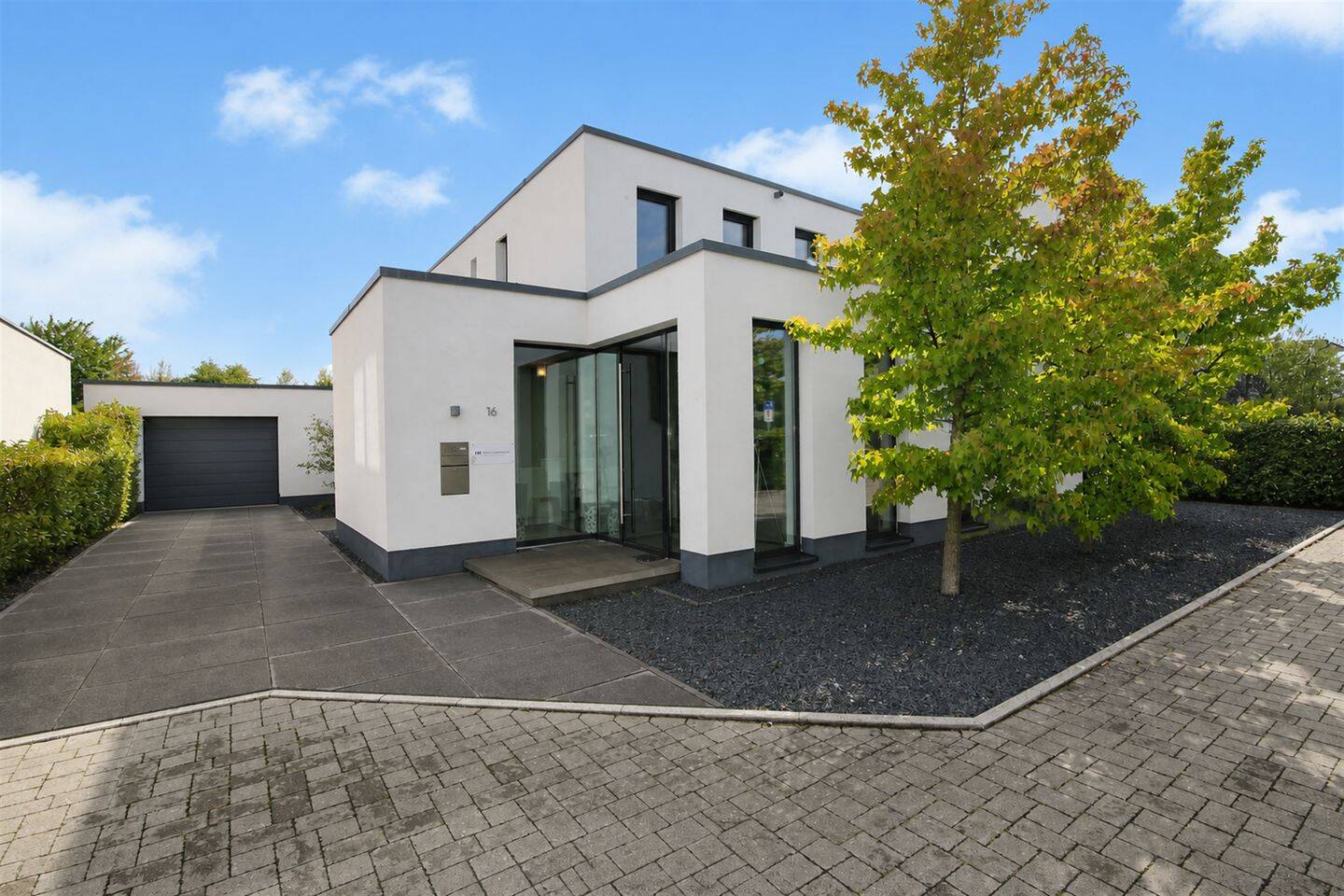 Modernes freistehendes EFH ca. 266 m² mit Garage, 2 Stellplätzen & Büroeinheit in Köln-Widdersdorf, 50859 Köln (Lindenthal Lövenich Weiden Widdersdorf)
