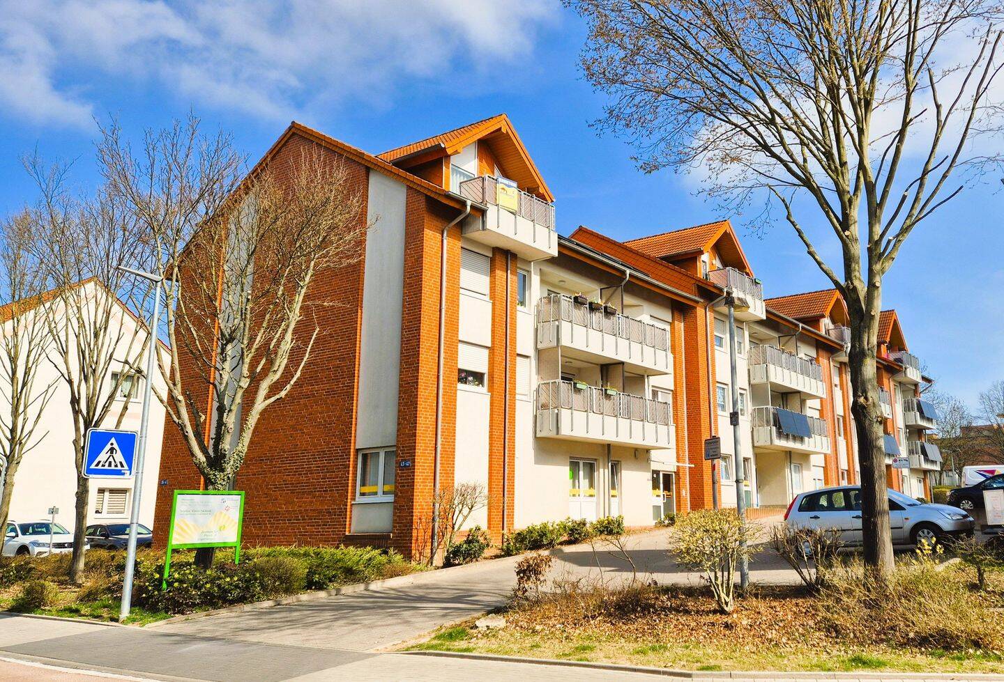 Geräumige Dachgeschoss-Wohnung mit Einbauküche und Balkon in der Fr.-Engels-Straße in Sangerhausen, 6526 Sangerhausen