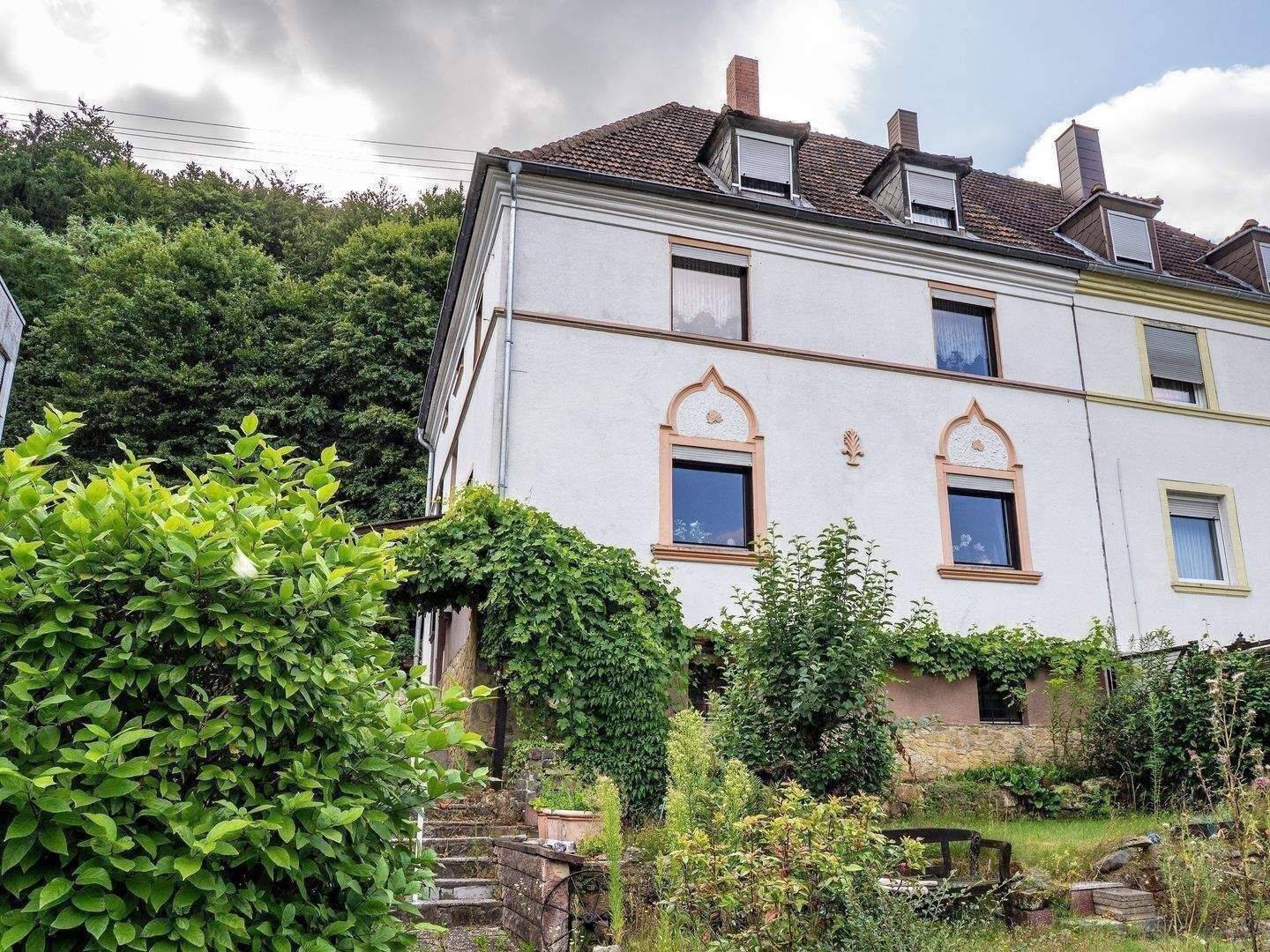Endlich Platz! Tolles Zweifamilienhaus in Saarbrücken/Scheidt zu verkaufen!, 66133 Saarbrücken