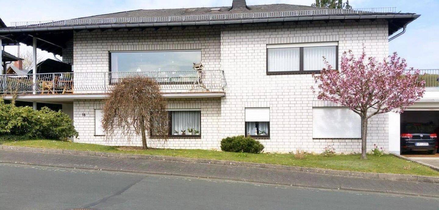 Großzügiges Einfamilienhaus mit Einliegerwohnung in toller Lage -keine Maklergebühr-, 35794 Mengerskirchen