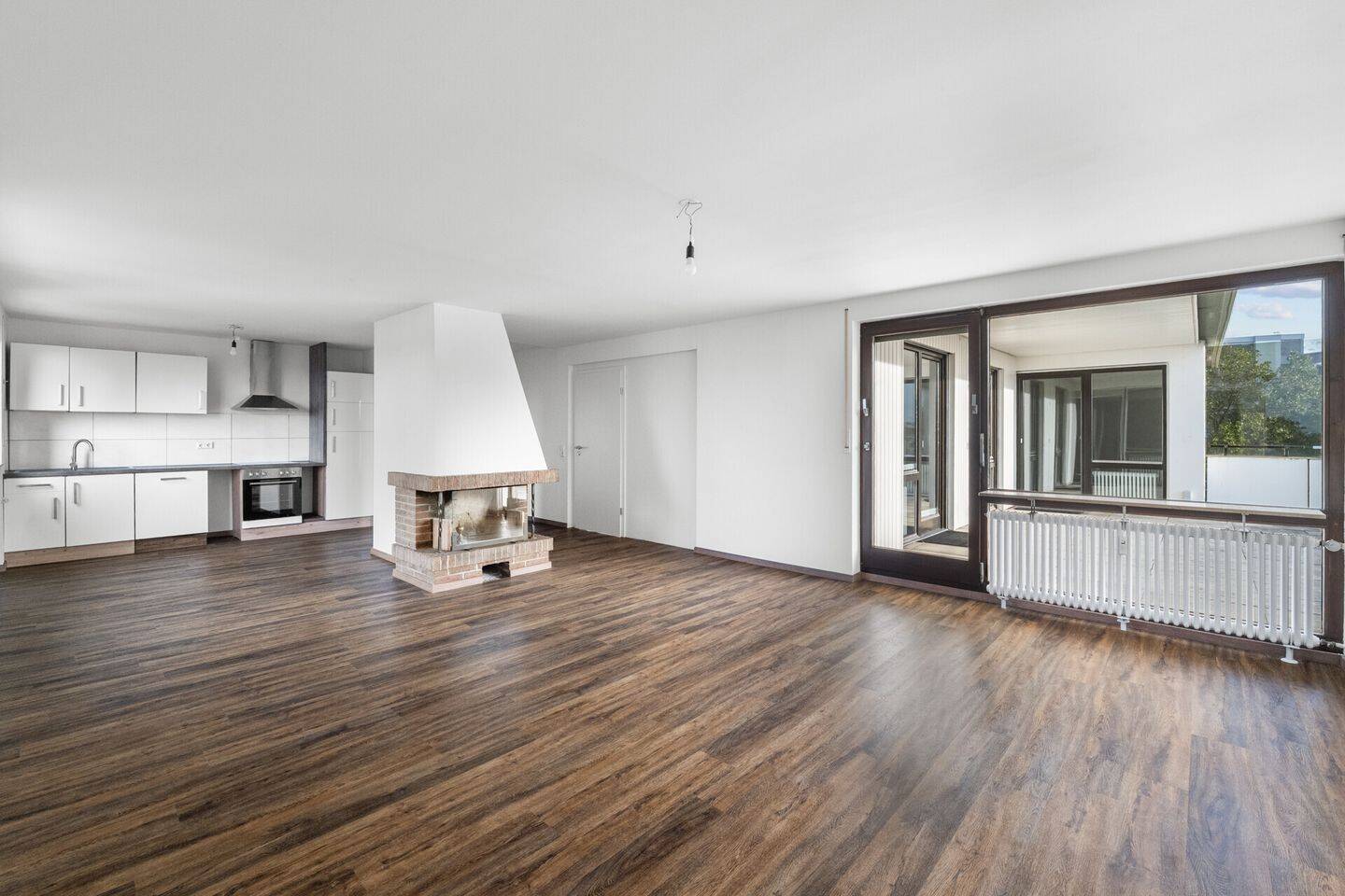 4-Zimmer-Penthouse in Staufen: 2022 renoviert – 109 m², 33 m² Dachterrasse, Aufzug, Garage, 79219 Staufen im Breisgau