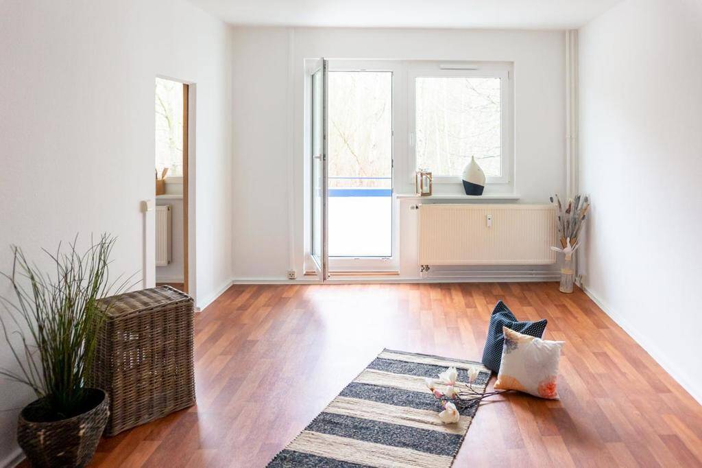 1-Raum-Wohnung mit Balkon und Badewanne, 9114 Chemnitz (Borna-Heinersdorf Ebersdorf Furth Glösa-Draisdorf Schloßchemnitz)